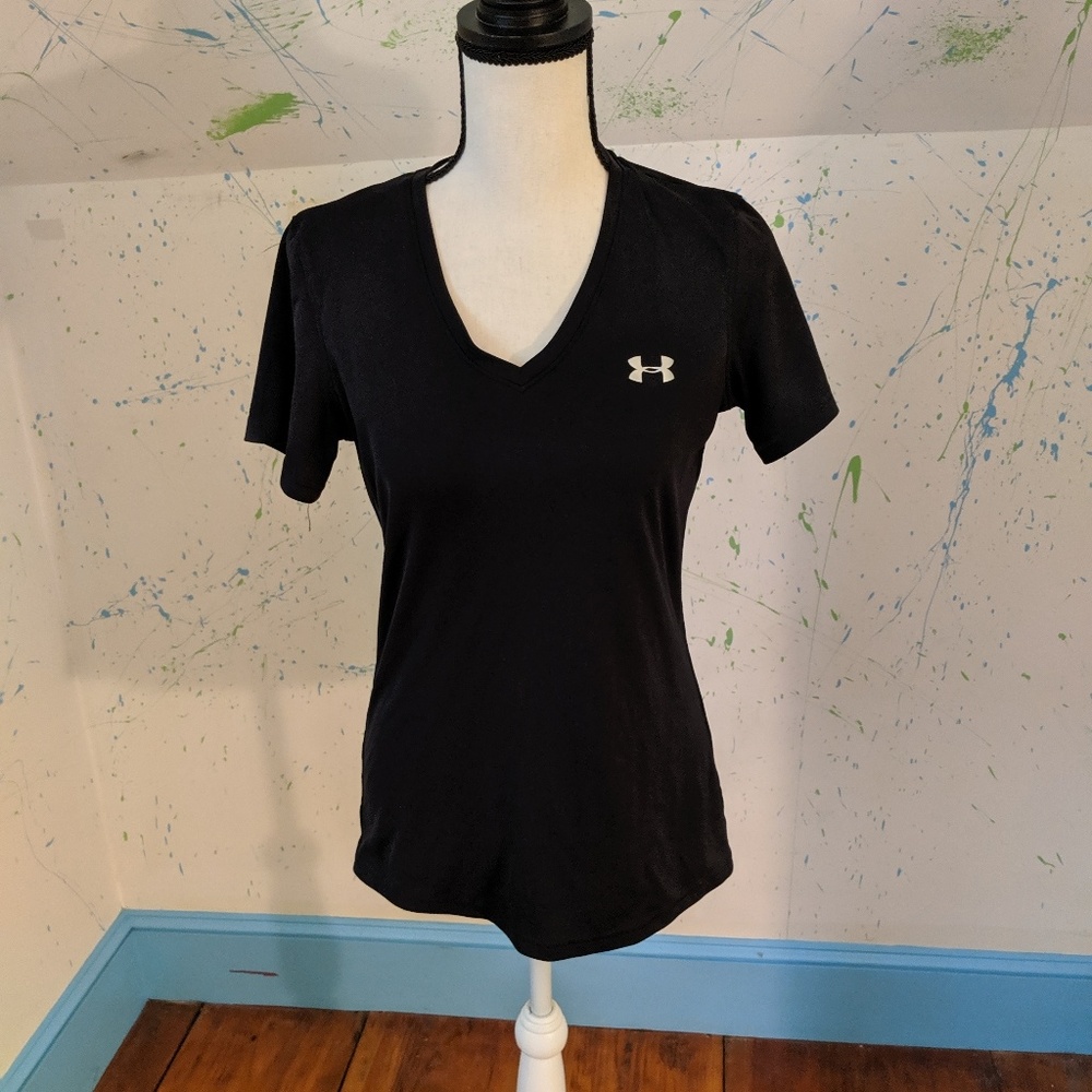 Under Armour top